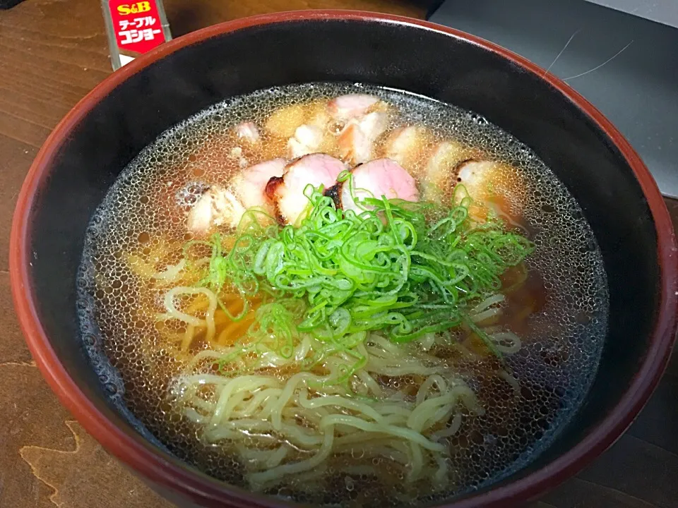 自分賄い飯
          チャーシュー
          焼いてからの
        チャーシュー麺
        鶏ガラ魚介スープ|ちゅら夏さん