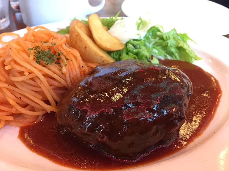 Snapdishの料理写真:1/13 ハンバーグランチ🍖 @ トニーローマ|BUBUさん