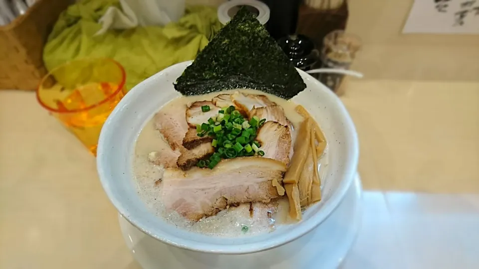 麺緑ジョウモン 豚しおチャーシュー|ミナミ ヒロヤさん