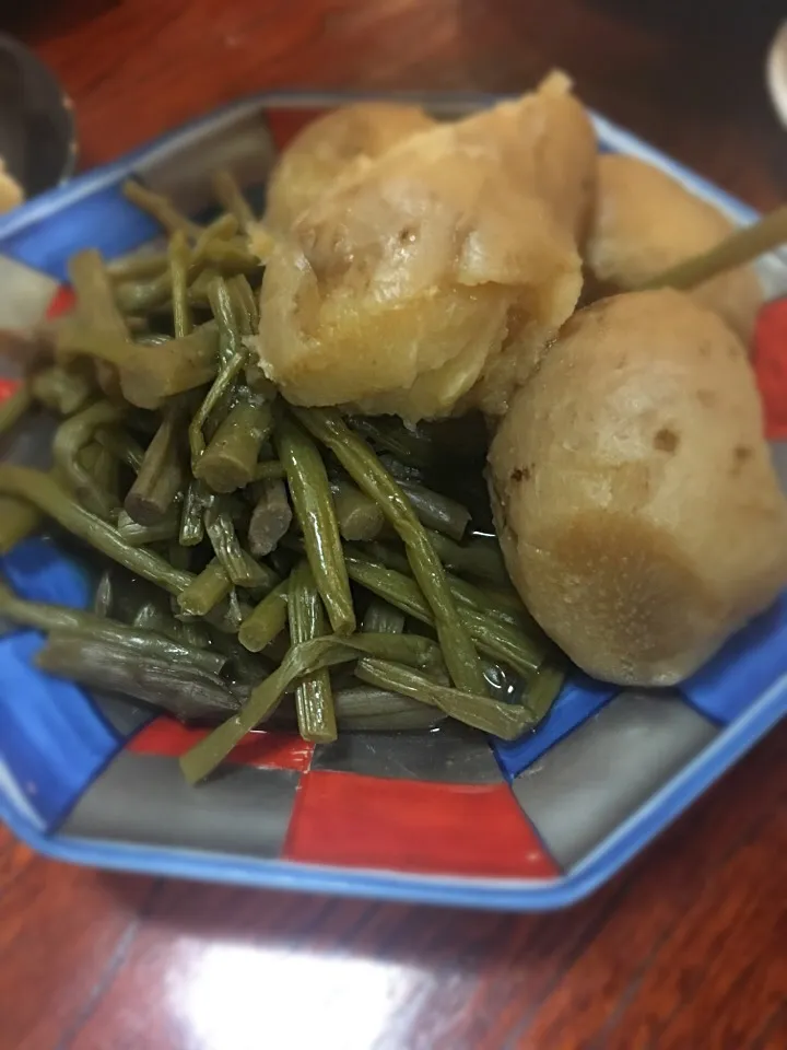 里芋とフキの煮物|アリエッティさん