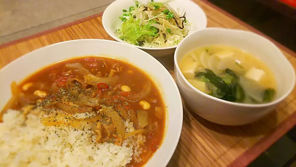 豆&玉ﾈｷﾞのﾄﾏﾄｶﾚｰ🍛
の晩ごはん✨|kaz(*･ω･)さん