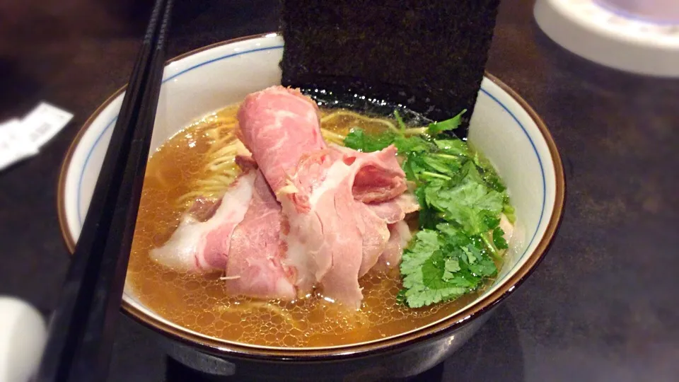 Snapdishの料理写真:ゴルフ⛳️後のラーメン🍜
今日は、四つ葉さん「気まぐれ限定 シャケ節ラーメン」😋|アライさんさん