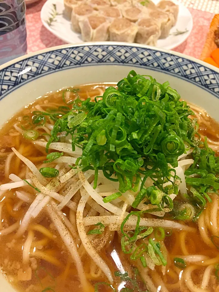 あもちんみの尾道ラーメンと崎陽軒のシウマイ|amiさん