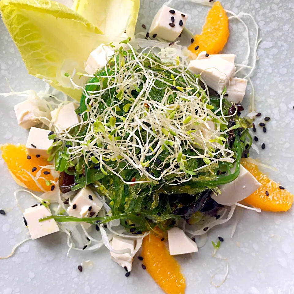 Snapdishの料理写真:Japanese seaweed salad with oranges and tofu|Marinaさん