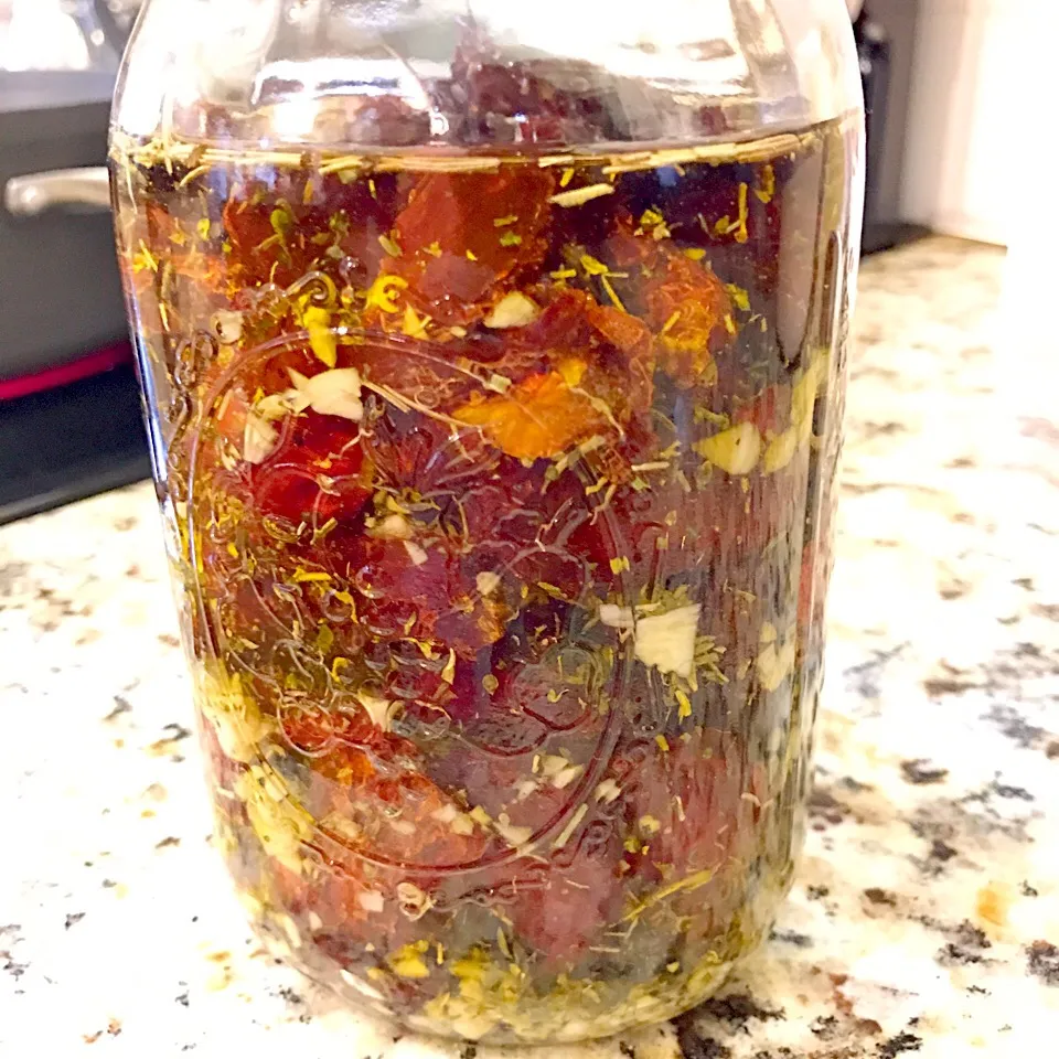 Homemade Sun Dried Tomatoes in Olive Oil|Nanaさん