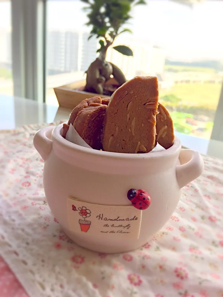 Almond Coffee Cookies|Tari's Kitchenさん