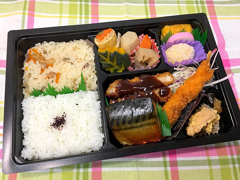 特注弁当 1080円|Naokazu Kuritaさん