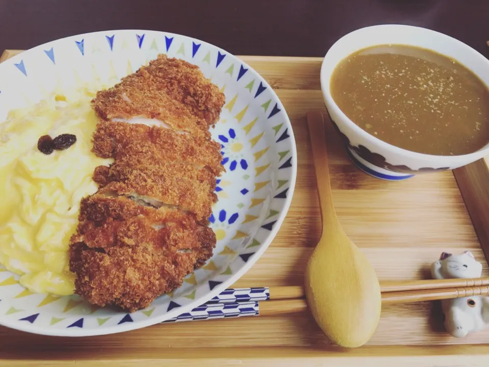 酥炸雞排咖哩滑蛋飯|Orangeさん