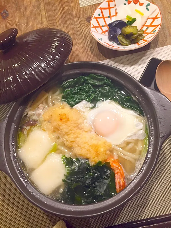 今日は、鍋焼きうどんで晩御飯🍲✨|まみりんごさん