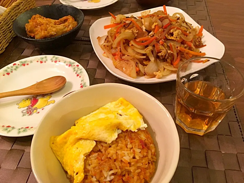 仕事で遅くなった私のために作ってくれた料理です。
彼曰く大失敗らしいですが、味は大変美味しく、嬉しいです。|まのっくすさん