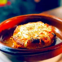 Snapdishの料理写真:Queijo Assado no forno com mel 
Goat Oven cheese in Portuguese honey #cheese #honey #foodporn # tapas #portuguesefood #portugal #instafood|Miguel Monteiroさん