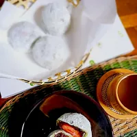 Snapdishの料理写真:イチゴを  たくさん頂いたので  抹茶いちご大福作りました。🍓|くーにゃんさん