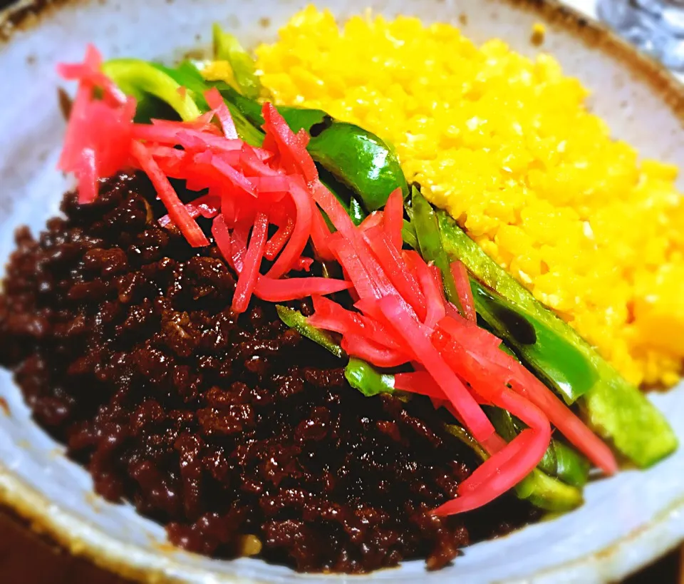 そぼろ丼|しげさんさん