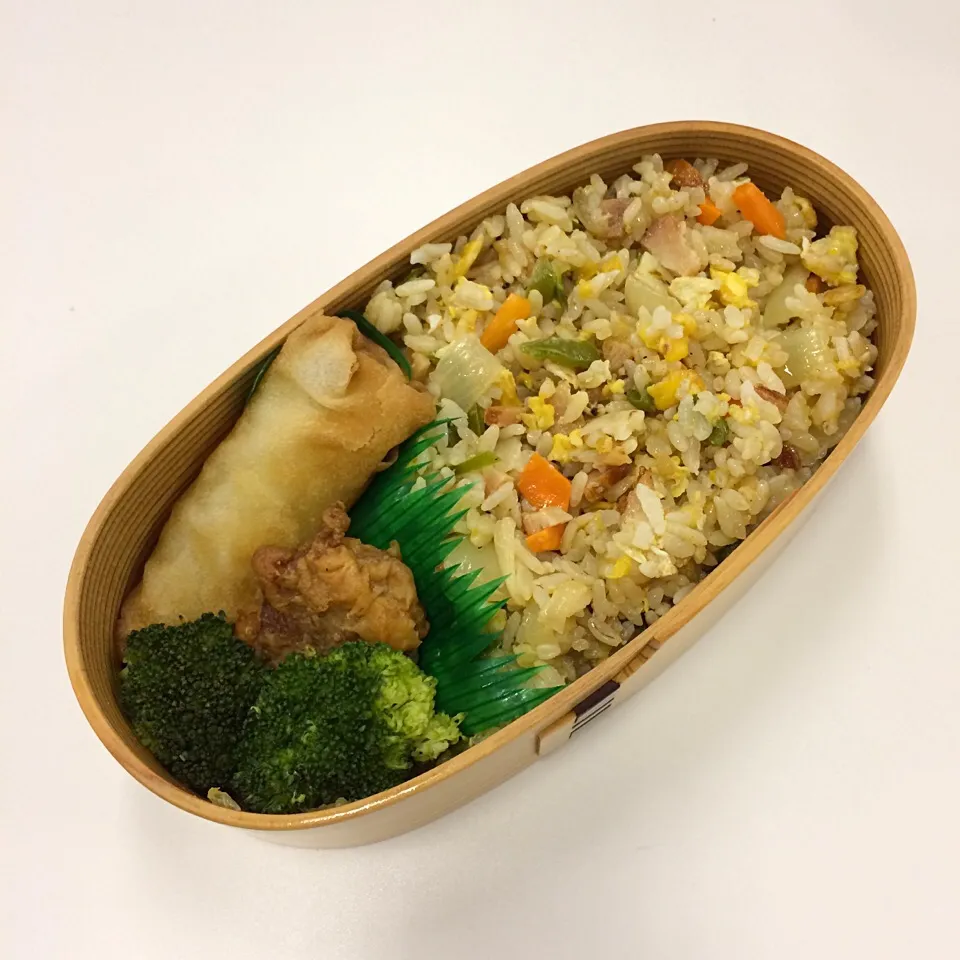 Snapdishの料理写真:弁当（焼豚チャーハン、春巻き、唐揚げ、ブロッコリー）|SasaMasa213さん