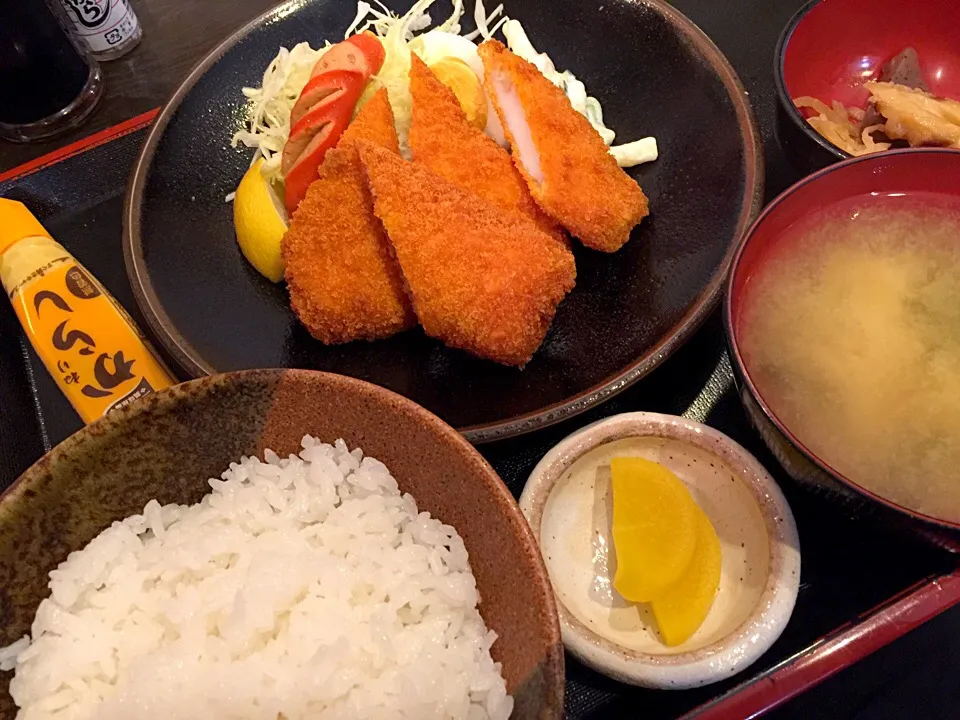 Snapdishの料理写真:イカフライ定食|T. Wonderさん