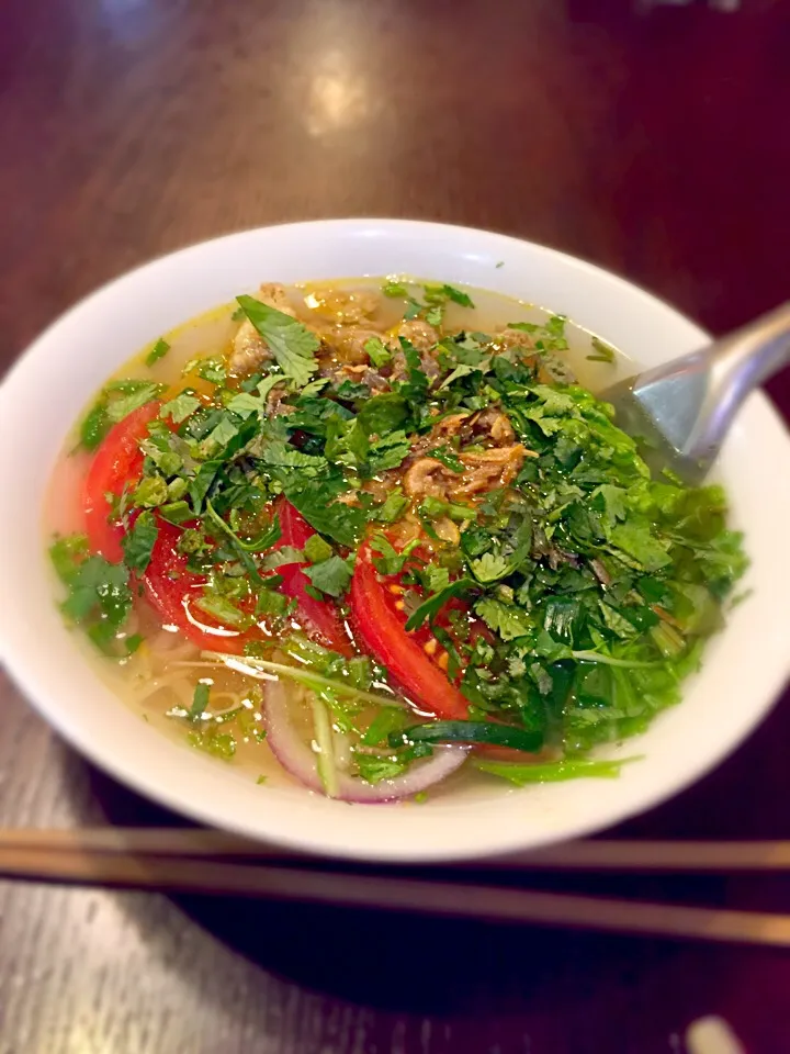 またまた来てしまった😅
牛肉とトマトのフォー🍜
ここんとこビル清掃やら昼休みやらで
食べ損ねててやっと食べられた😄💕|くらゆうさん