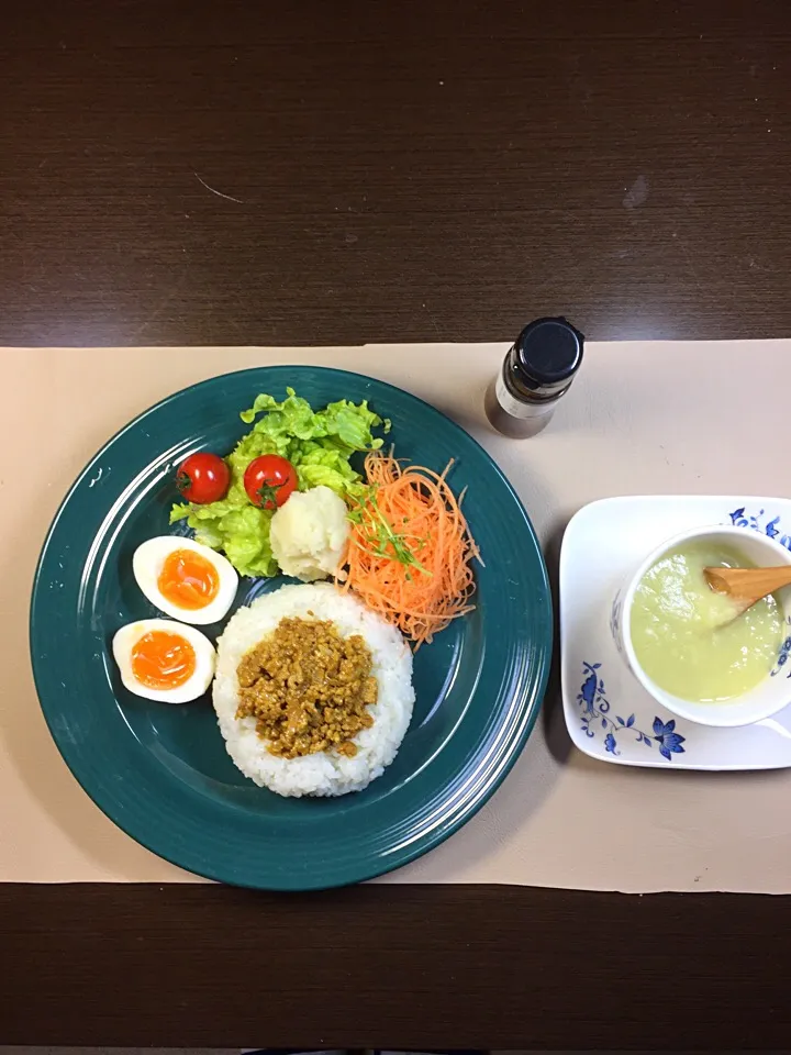 Snapdishの料理写真:定番ドライカレー 
さつまいものポタージュ|shokohanさん