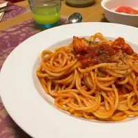 Snapdishの料理写真:足赤エビのトマトソーススパゲッティーニ|ゆっぺさん