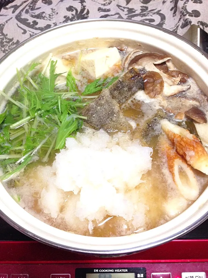 Snapdishの料理写真:真鱈のみぞれ鍋♡#鍋#大根#鱈|さっぴさん