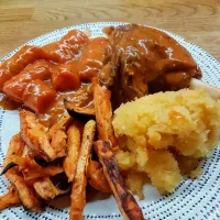 Lamb Shank with Sweet Potato Fries and Sweed Mash|Emily Heyworthさん