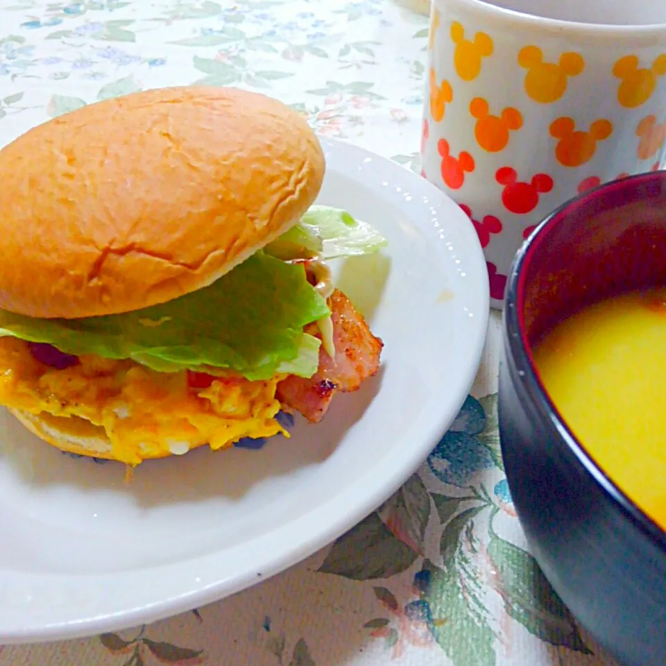 フレッシュネス意識の🍔ベーコンオムレツバーガー|うたかた。さん