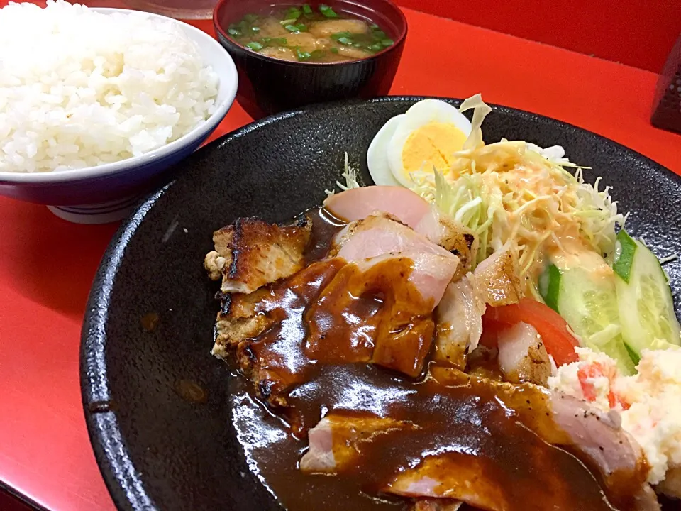 トンテキ定食|たぁちさん