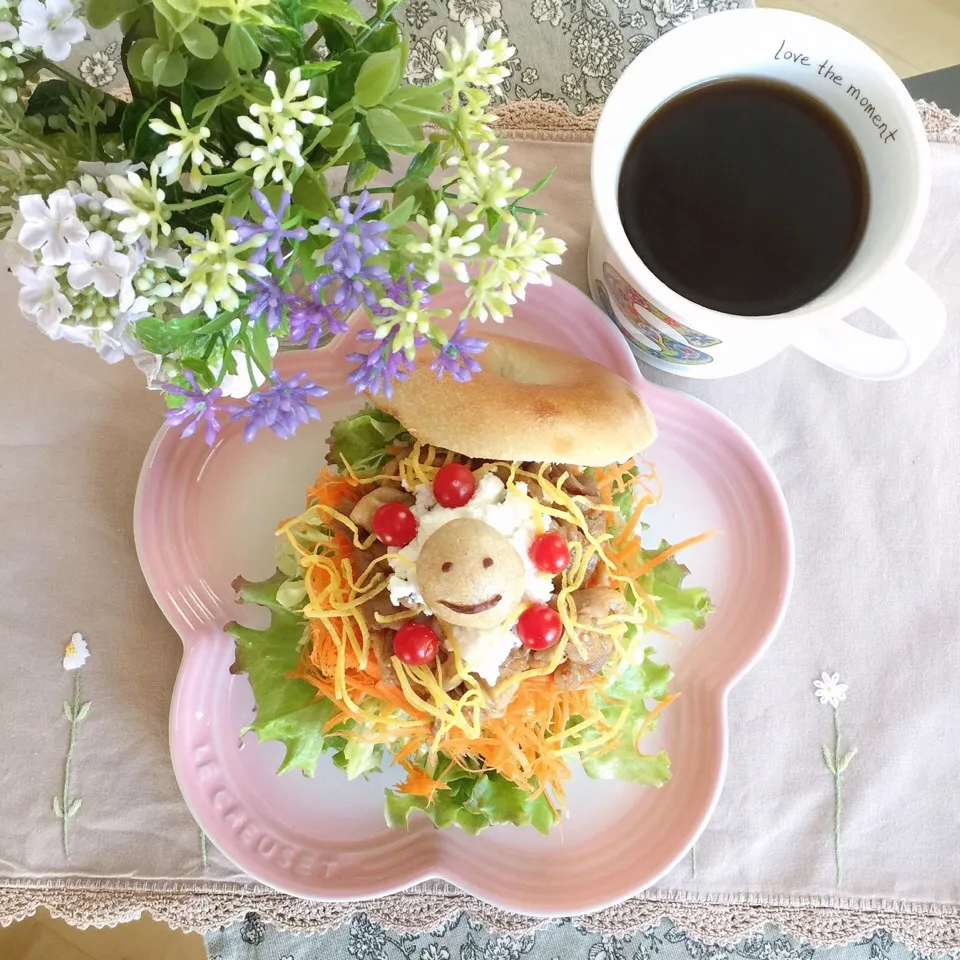 1/18❤︎豚ロース焼肉&カッテージチーズとシャキシャキお野菜たっぷりベーグルサンド❤︎|Makinsさん