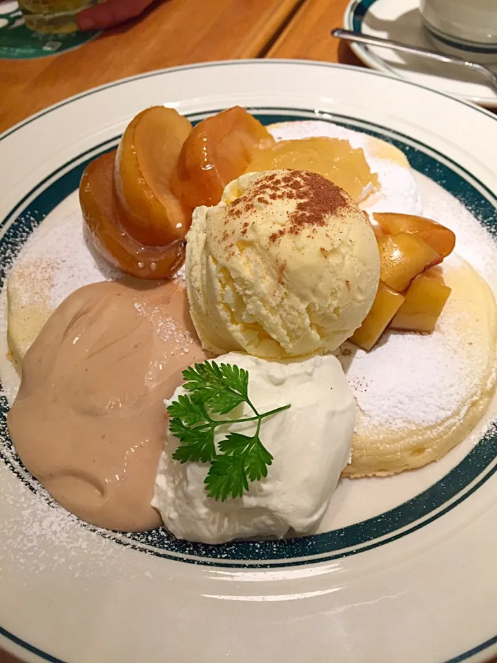 焼きリンゴ紅茶のパンケーキ|まこさん