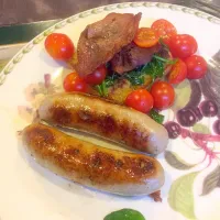 Rosti with bacon spinach and tomatoes and pork sausage|Brian Lawrenceさん