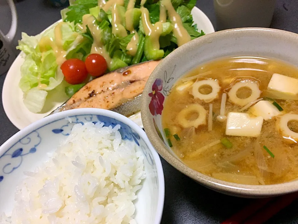 Snapdishの料理写真:晩御飯！
セロリ切るのが楽しかったんだろうけど
多すぎますよ。息子くん。|＊ねね＊さん