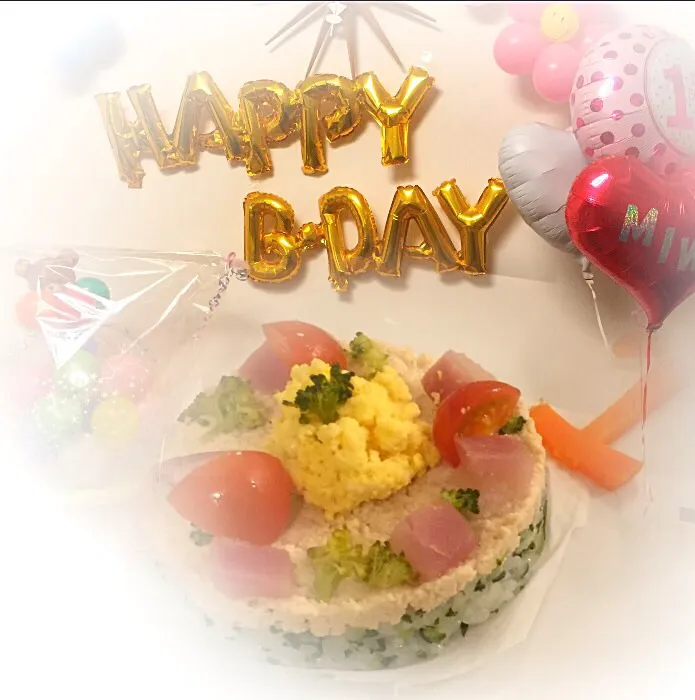 Snapdishの料理写真:ムスメさん1歳のお誕生日に、ご飯ケーキ🎂|Satomi Cafeさん