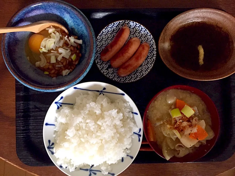 ソーセージ 豚汁 もずく たまご納豆|ラーメンの小池さん