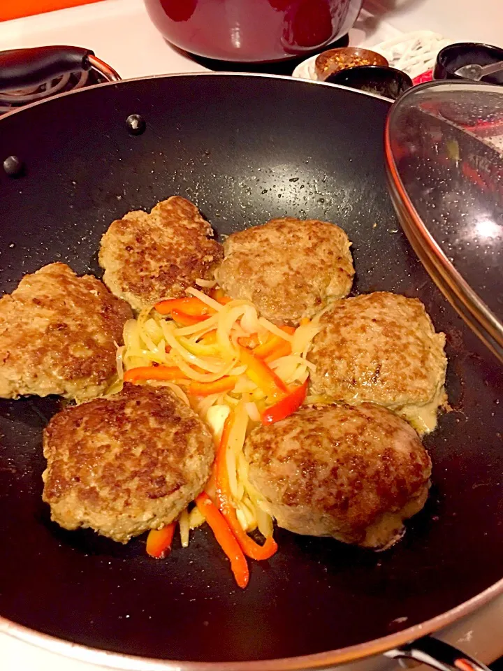 Homemade Turkey Burgers🍔 with caramelized onions and redbellpeppers🌶|🌺IAnneさん