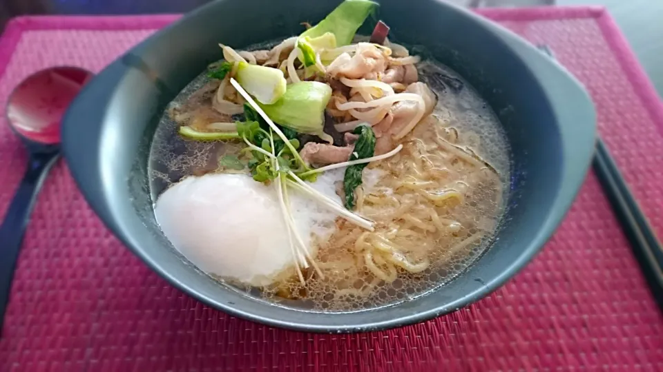 Snapdishの料理写真:温泉卵拉麺|かっかーさん