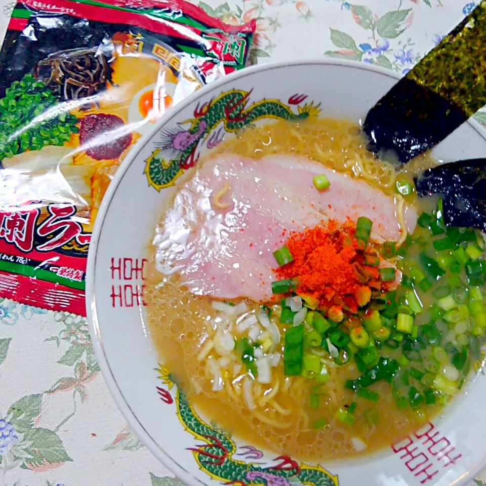 Snapdishの料理写真:インスタント🍥一蘭とんこつラーメン|うたかた。さん