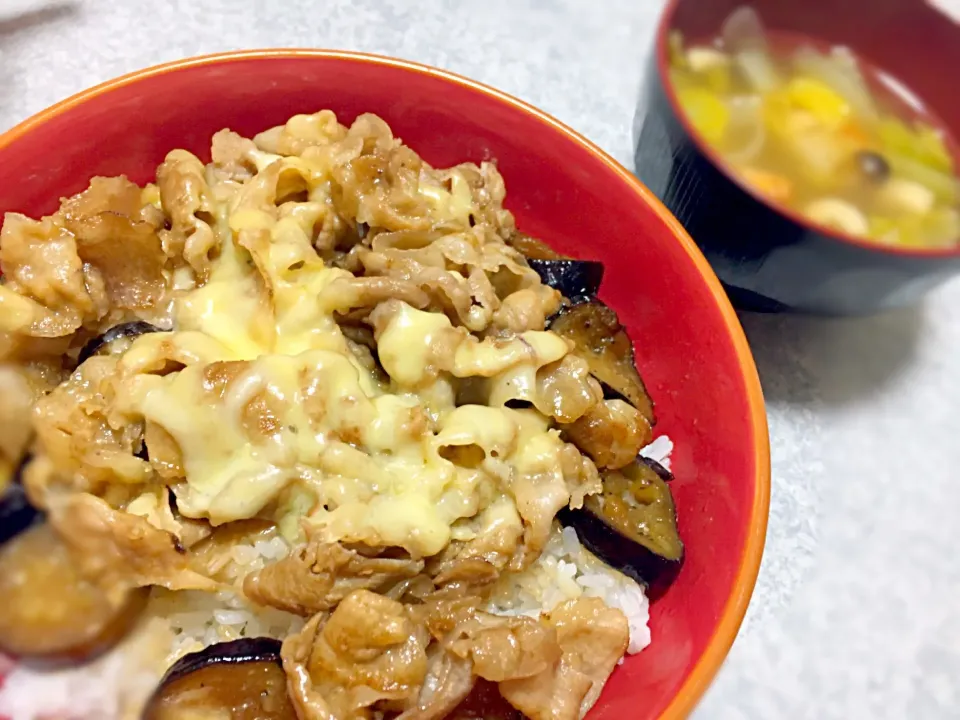 甘辛なす豚丼🐽チーズのせ～|risataro.さん