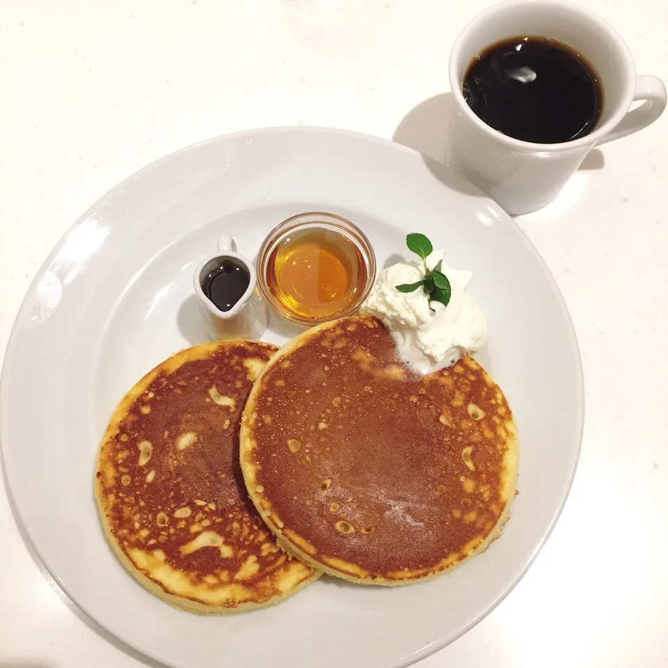 1/19❤︎クラッシックパンケーキ2種類のメイプルシロップ添え❤︎J.S.PANCAKE CAFEランチ
今日は仕事を丸1日あけてお休みしお買い物へ✨|Makinsさん