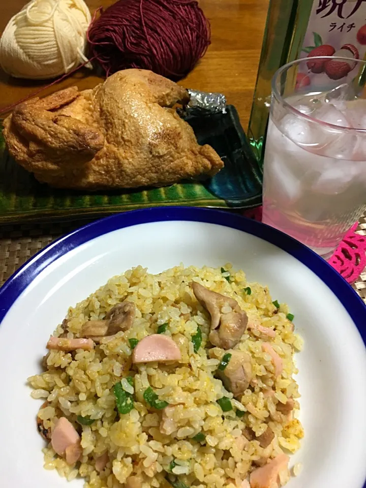 残りご飯でチャーハン
パラパラにできた♪
鶏の半身揚げもらっちゃった！！|Miekoさん