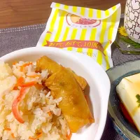 Snapdishの料理写真:かにかま炊き込みご飯|ひなさん