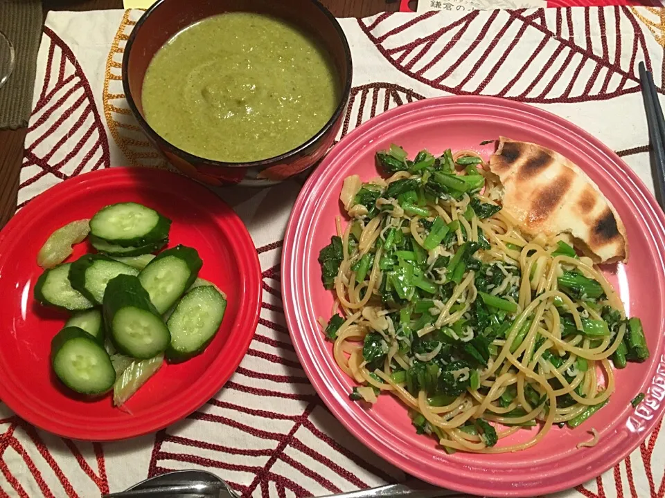 緑の食卓w(小松菜とシラスのパスタ、セロリのスープ、きゅうりとセロリのぬか漬け)|ゆきぶぅさん