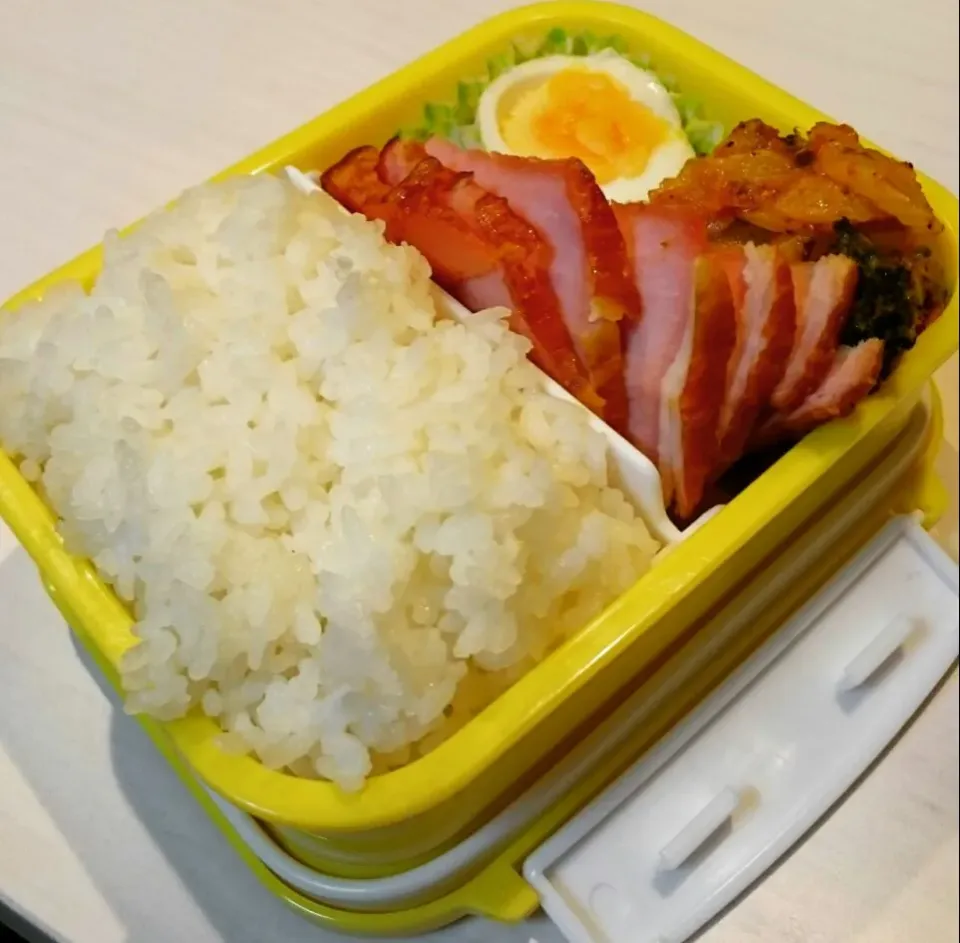 ピッ！敬礼(　・ω・)ゞ今日のお弁当🍱😄  ハムステーキ弁当♡♡|Yukiさん