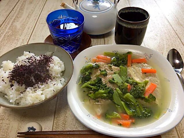 今日の男飯(＞人＜;)お昼ごはんバージョン♬
挽き肉の湯葉包白湯スープ♬|ひーちゃんさん