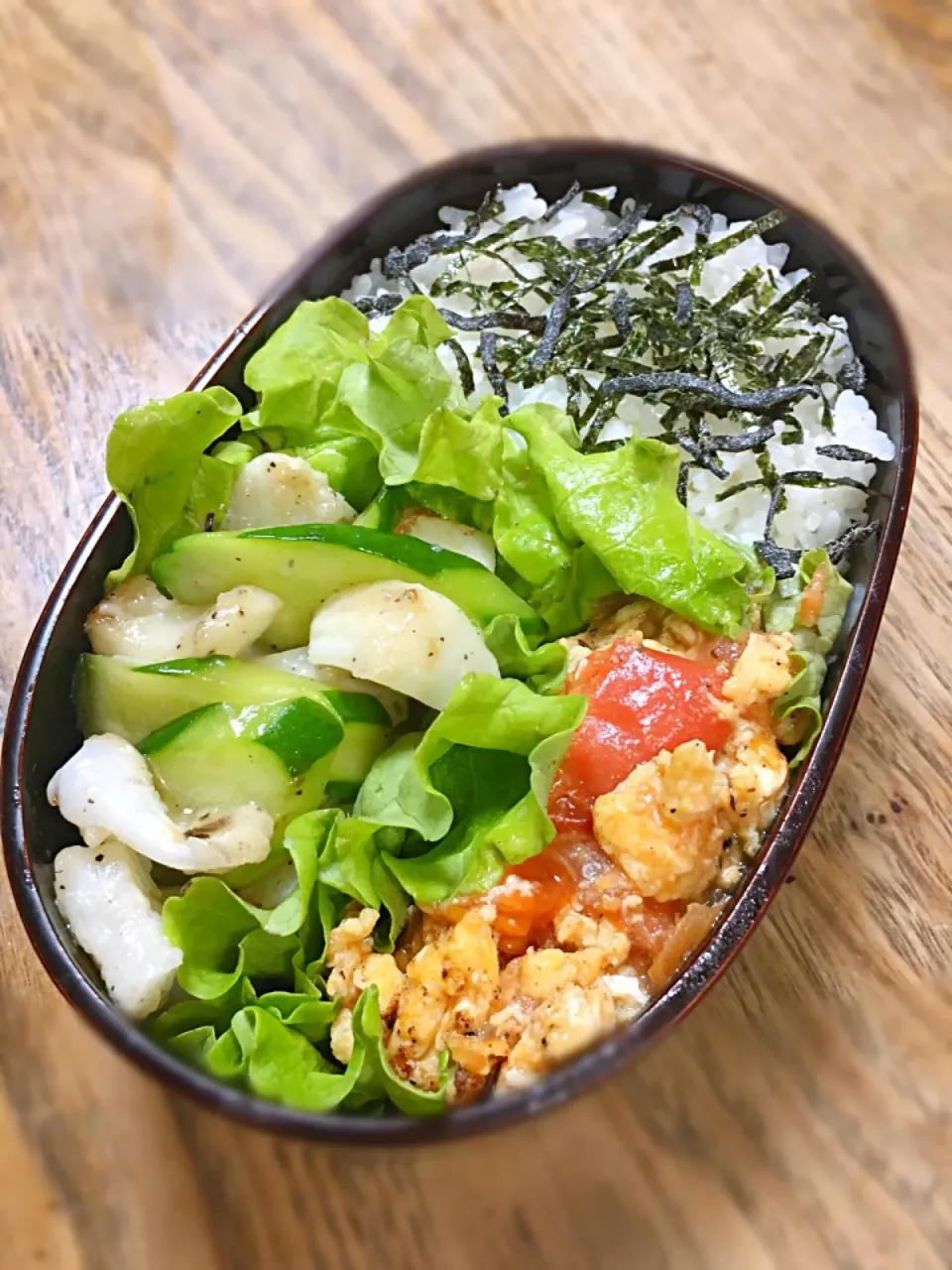 今日のお弁当
・トマトとたまごの中華炒め
・イカとキュウリの炒め物|akiさん