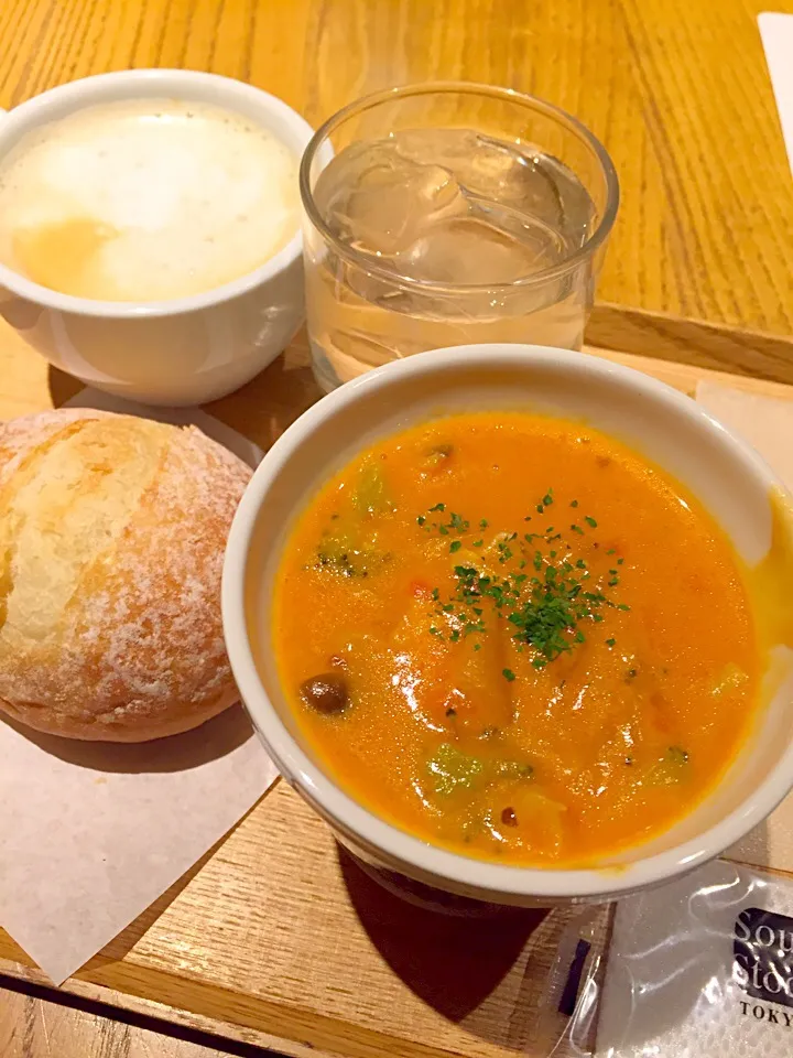 今日のランチはスープストック🍲💛|まみりんごさん