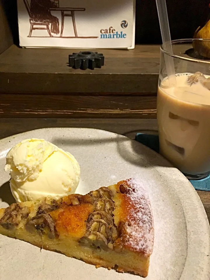 バナナとくるみの焼きタルト
京都 四条 カフェマーブル|Makiko  Yoshimuraさん