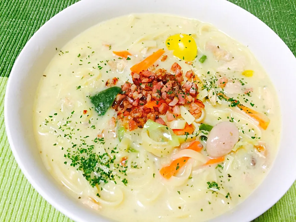 Snapdishの料理写真:Cheesy Soup Pasta|Jaimie Alvarezさん