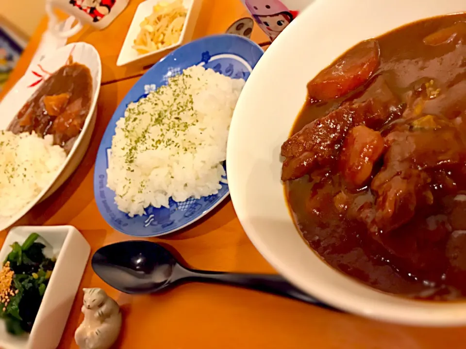 Snapdishの料理写真:牛すね肉のビーフシチュー  ホウレンソウの海苔和え  もやしナムル  味噌ピーナツ  お茶🍵|ch＊K*∀o(^^*)♪さん