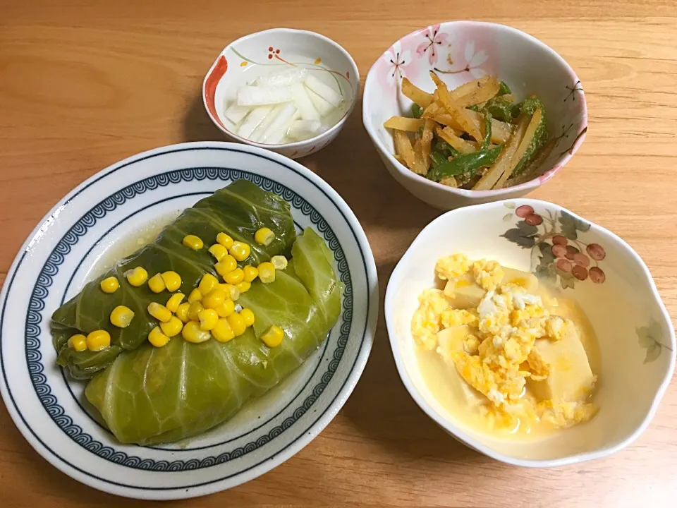 ロールキャベツ⭐️高野豆腐の卵とじ⭐️じゃがいもとピーマンのきんぴら⭐️大根の甘酢漬け|ほなさん