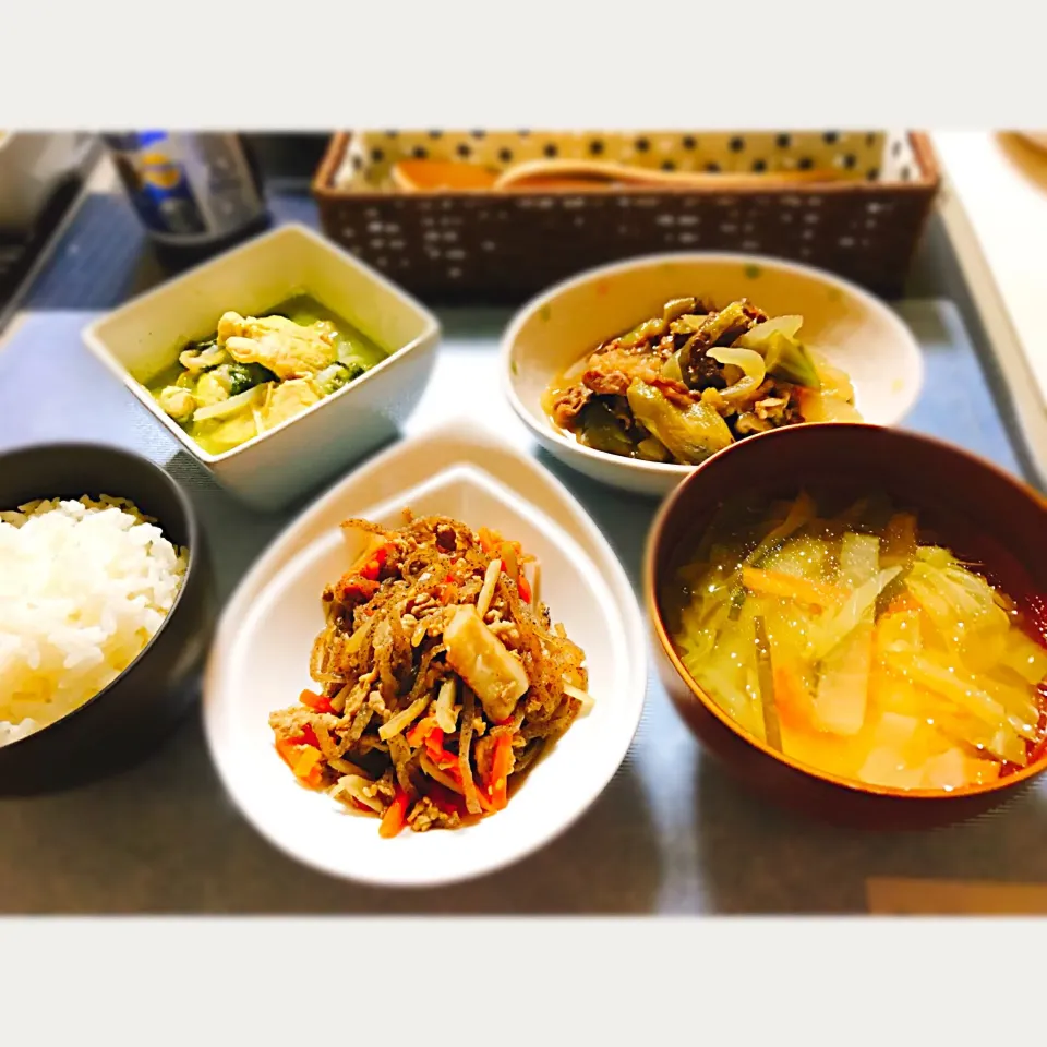 Snapdishの料理写真:今日の晩御飯(´ﾟ◞౪◟ﾟ｀)献立はよく分かりません( ˘•ω•˘ ).｡oஇ   笑|あいさん