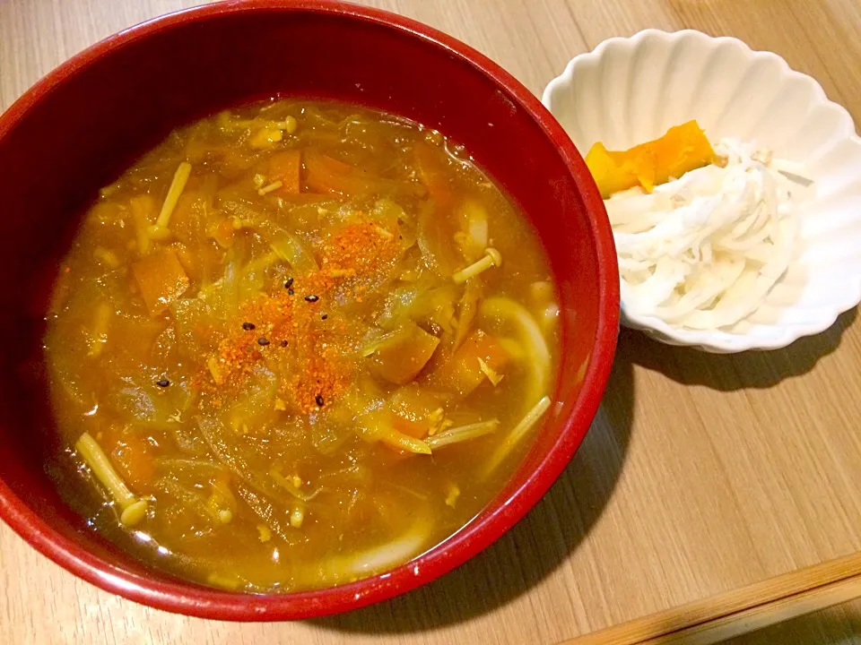 今週一週間パパ不在なので娘リクエストなゴハンたちが続く。今日はカレーうどん、大根ツナ和え、南瓜|きむらゆりかさん